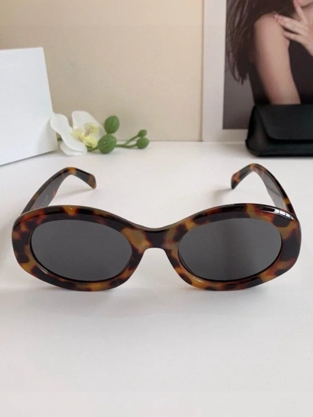 CELINE Tortoiseshell Oval Sunglasses - Brown
